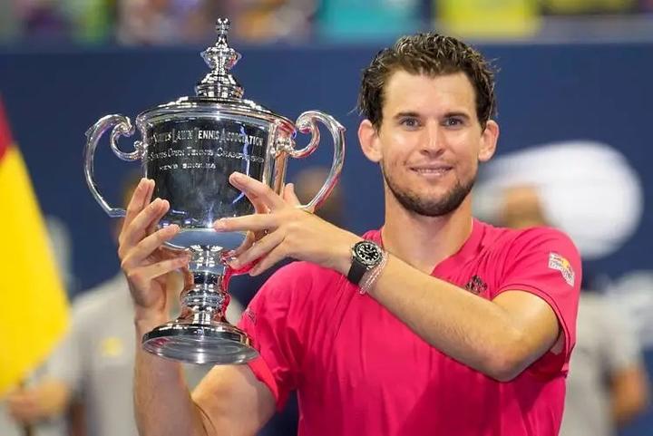 爱游戏2026-美网横扫年终总决赛，穆雷惊艳四座