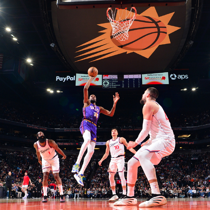 新疆队逆转马刺，约基奇高光表现