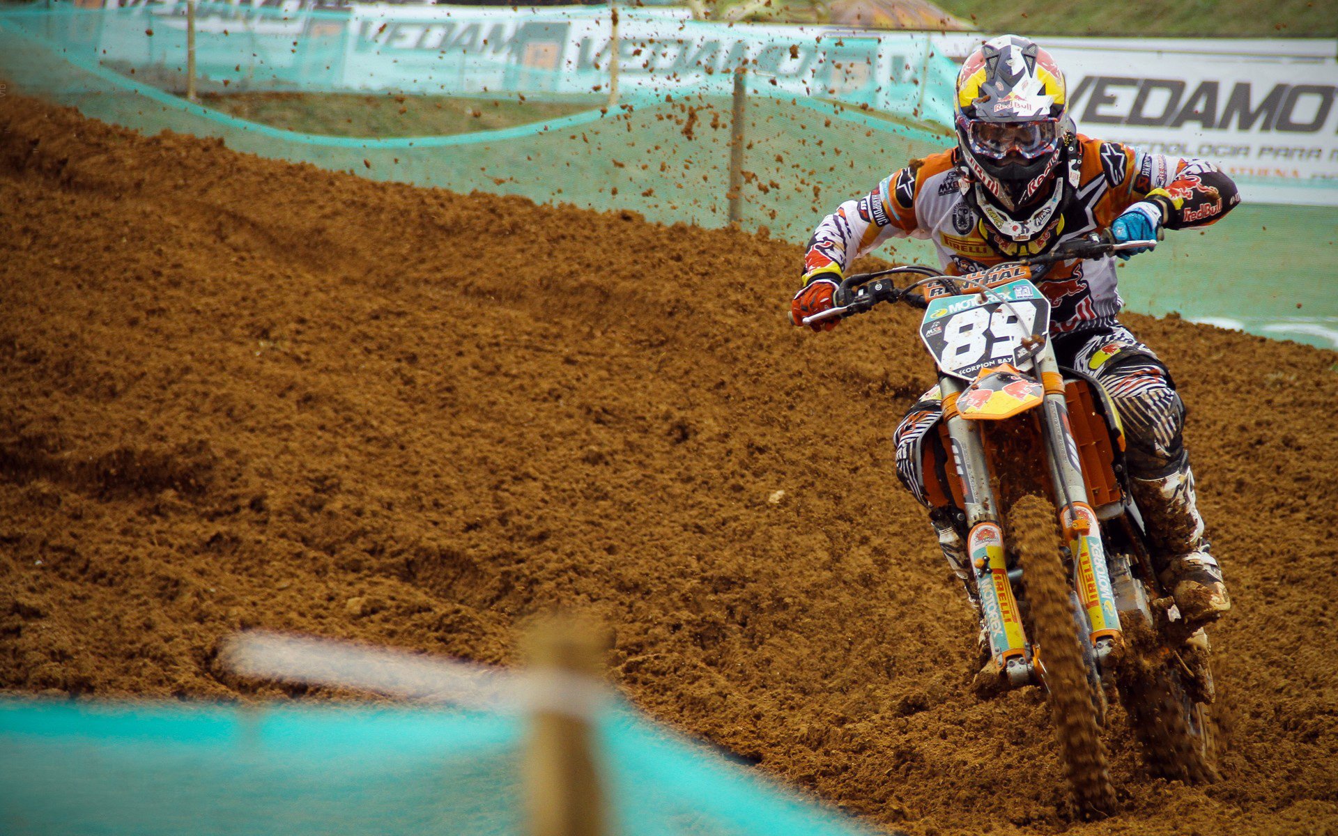 贝蒂斯封锁智利，足球殖民的幽灵与加克波的现代征服